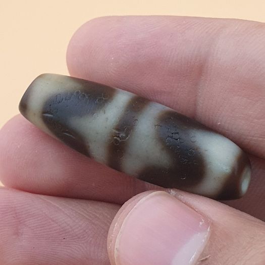 Vintage Himalayan Tibetan Zigzag Pattern Agate Dzi Bead Amulet