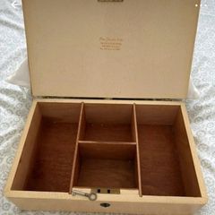 Vintage jewelry box