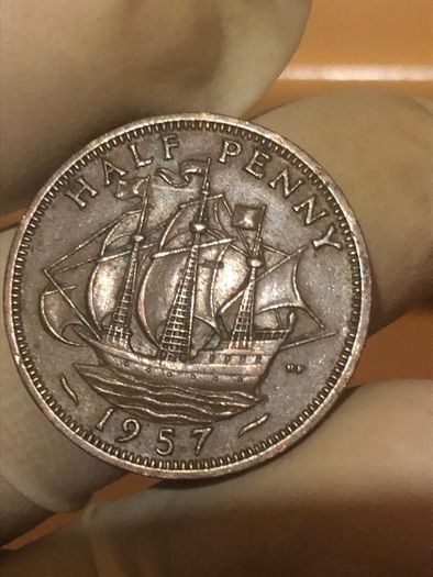 Elizabeth Halfpenny  x28 Pictures of each coin