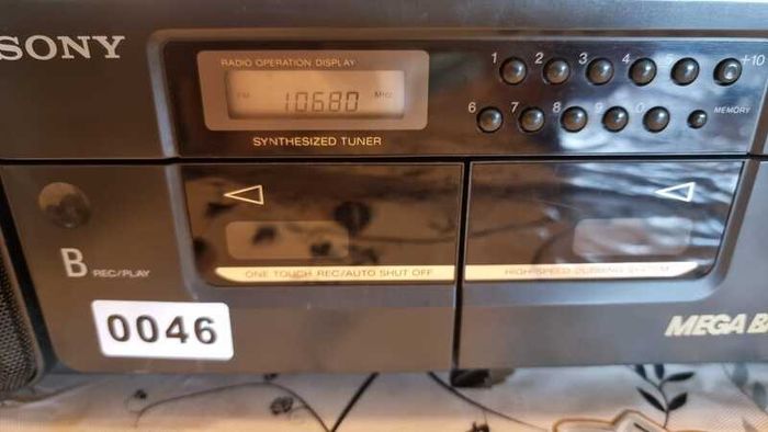 From 1993 - Sony CFS-W 310, see the pictures.