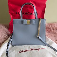 Vara bag Ferragamo new