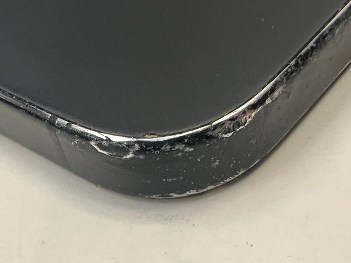 iPhone 16 Crack on Screen