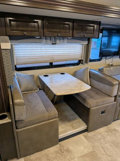 Thor Windsport 33ft Motorhome