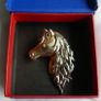 Vintage Gold and Silver tone stylised horses head horse brooch 80s Image 3