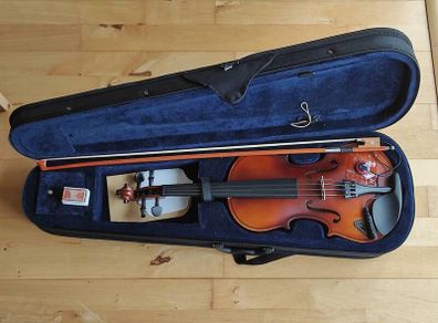 Violin 4/4 full size, with mic for amplifier