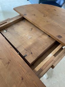 Kitchen oak round  table