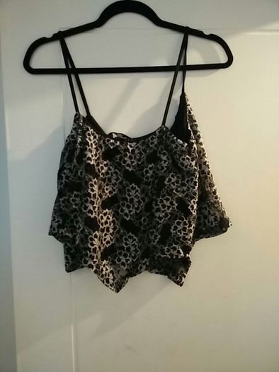 New Look Cropped Black Floral top