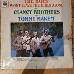 The Clancy Brothers and Tommy Makem, The Boys Wont Leave The Girls Alone