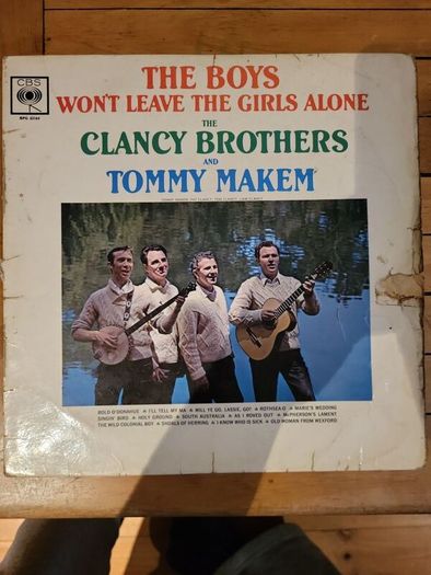The Clancy Brothers and Tommy Makem, The Boys Wont Leave The Girls Alone