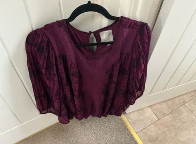 Ladies top size 18