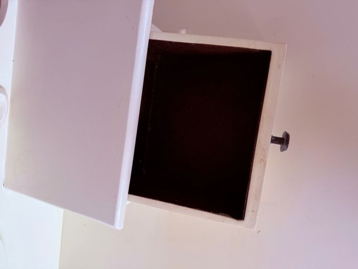 vanity table