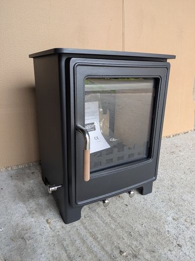 Snuggle Stove 5kw NEW