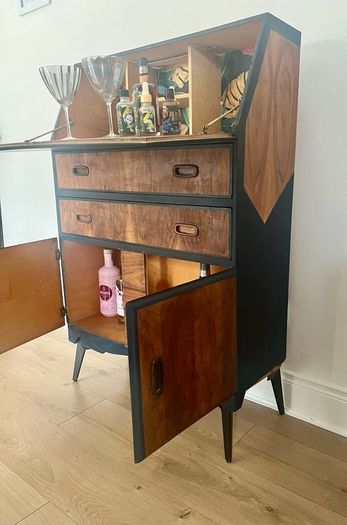 SALE! Funky Cocktail Bar/Bureau Stunning Grain