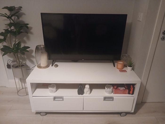 Tv unit