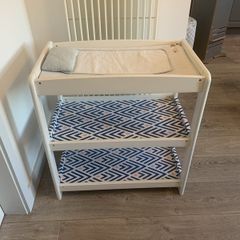 Baby changing table and mat