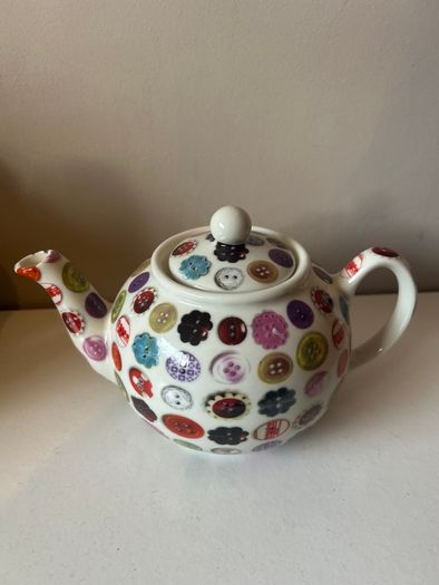 AVOCA Buttons Tea Pot