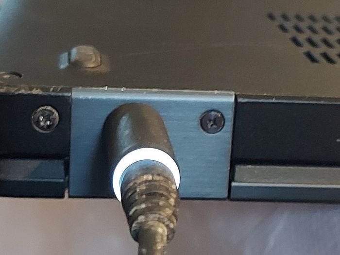 DELL Latitude 5490, Intel Core i5-7300U CPU, 2.71GHz. 8GB Ram, 256GB SSD, Windows 10 Pro, Microsoft Edge, Chrome and VLC
