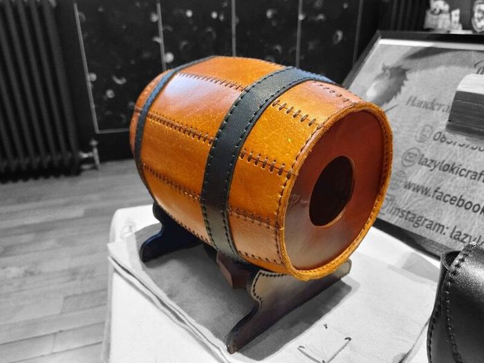 leather whiskey/spirit bottle barrel