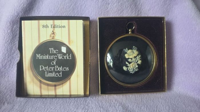 Peter Bates Miniature World Flowers in Cameo - Boxed