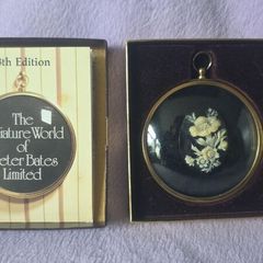 Peter Bates Miniature World Flowers in Cameo - Boxed