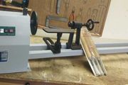 Wood lathe with set of chisels