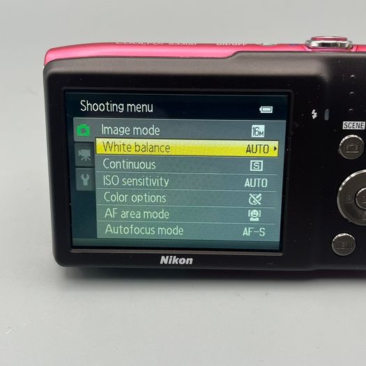 Nikon Coolpix S3300 16MP Digital Camera Pink - Full Kit