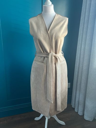 Gallery sleeveless jacket. Size 12