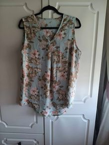 Sleeveless Floral Print Top