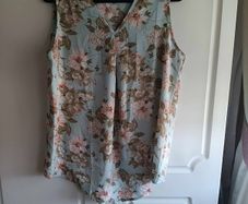 Sleeveless Floral Print Top