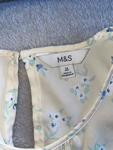 Pale yellow top