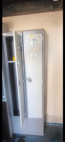 metal lockes