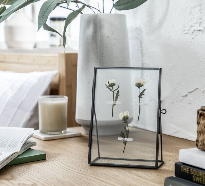 Floral Picture Frame - Black - 18x13.5cm - BRAND NEW - Photos - Flowers - Art Fabric - Pressed Flowers