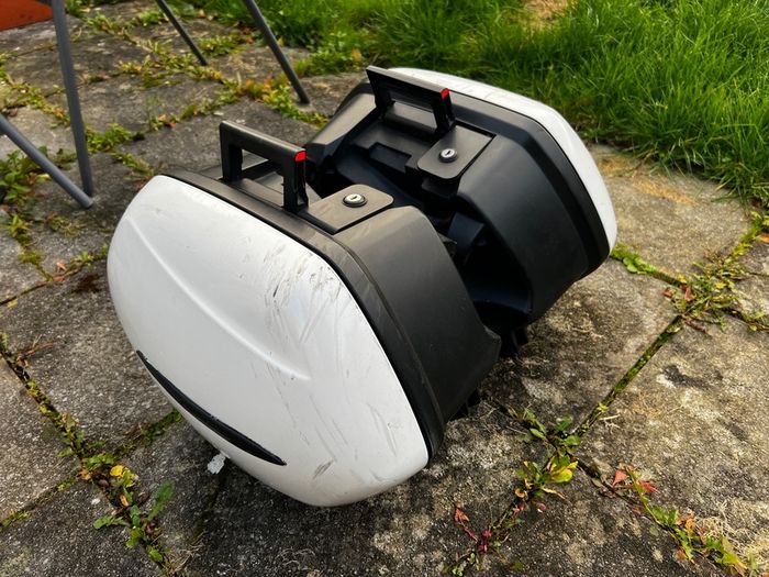 White Yamaha FJR Panniers Left + Right + Liners