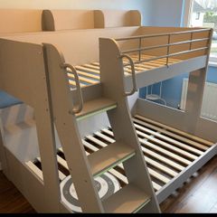 Triple bunk beds (grey)