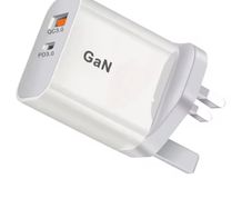 USB A and USB C charger 20W