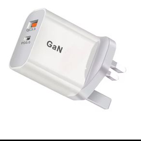 USB A and USB C charger 20W