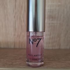 No7 Pro Artist Lip Shine Oil. Berry Glaze