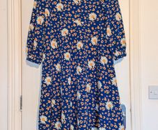 Gorgeous floral/Daisy print midi dress from Marc Angelo