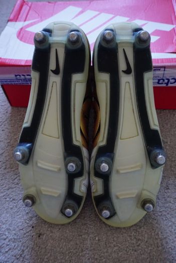 Football Boots Nike Air Zoom Total 90 III White/Gold (2004) Size 7UK SG