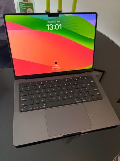 Apple Macbook Pro M3 Pro chip