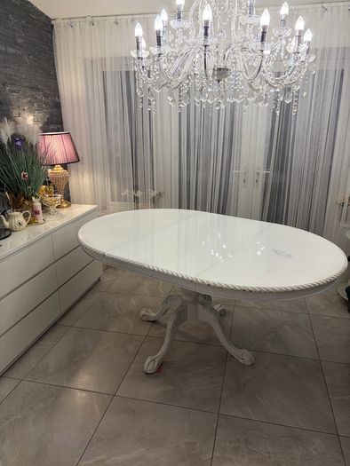 extendable vintage table and chairs