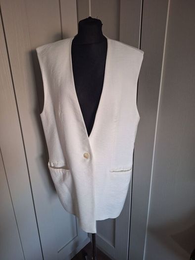 Zara sleeveless waistcoat in off white
