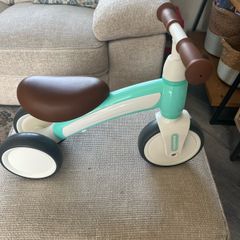 Toddles balance bike