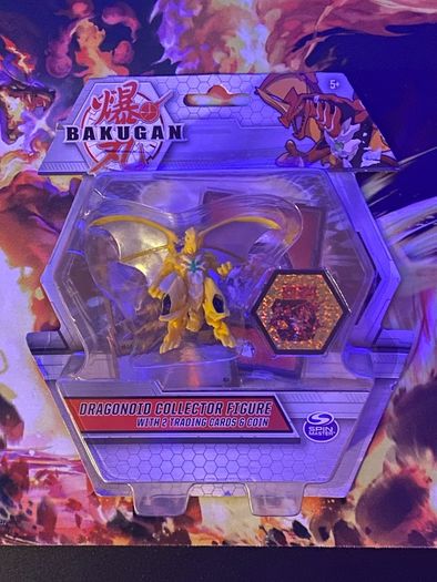 Bakugan Dragonoid figurine and trading cards