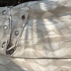 2 pairs of Luxurious heavyweight, blackout eyelet curtains.