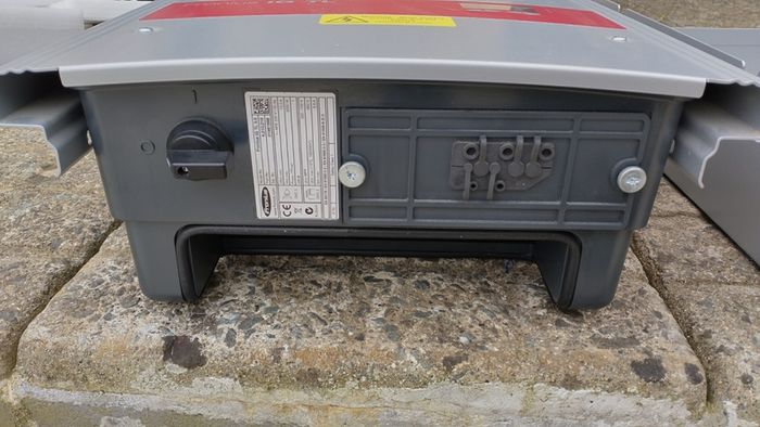 Fronius Solar PV Inverter On Grid 3.6kw - never use. MERCEDES IN INVERTERS