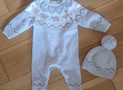 Fred & Flo Knitted All-in- one Bodysuit with matching Bobble Hat Age 0-3 Months