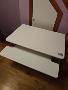 Yo Yo Standing Desk Riser.