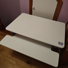 Yo Yo Standing Desk Riser.