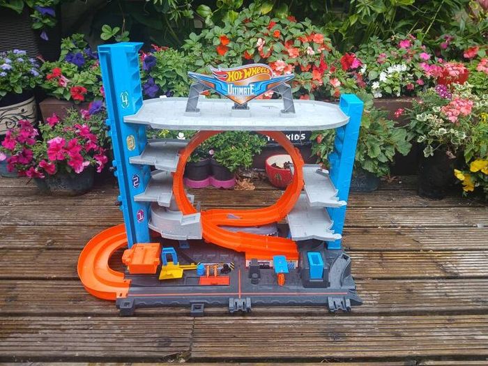 Hot Wheels Car Garage